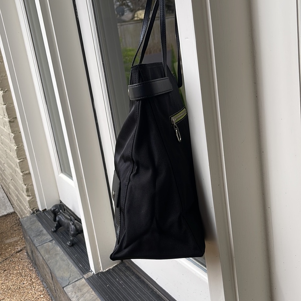 Cole Haan sporty shoulder bag / purse black - Picture 7 of 16